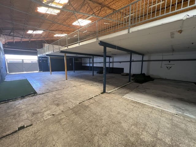 Yritys myytävänä paikassa Málaga kaupunki mukana 
autotalli - 403 000 € (Ref: 9511375)