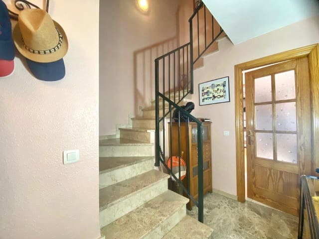 4 slaapkamer Huis te koop in Puerto de la Torre, Málaga stad - € 450.000 (Ref: 9511376)