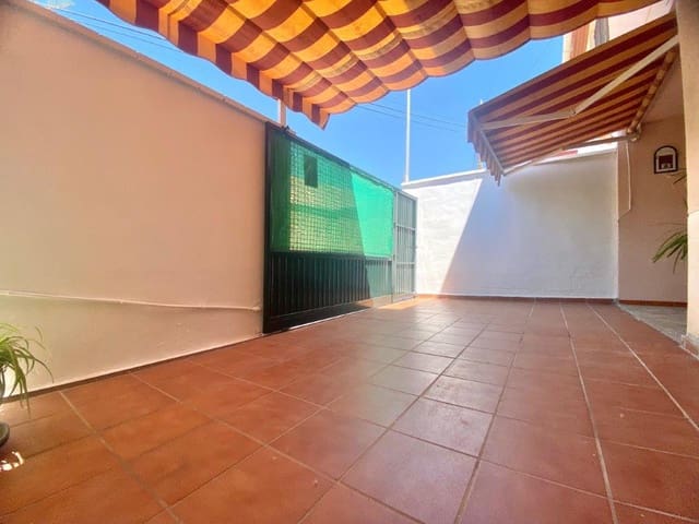4 slaapkamer Huis te koop in Puerto de la Torre, Málaga stad - € 450.000 (Ref: 9511376)