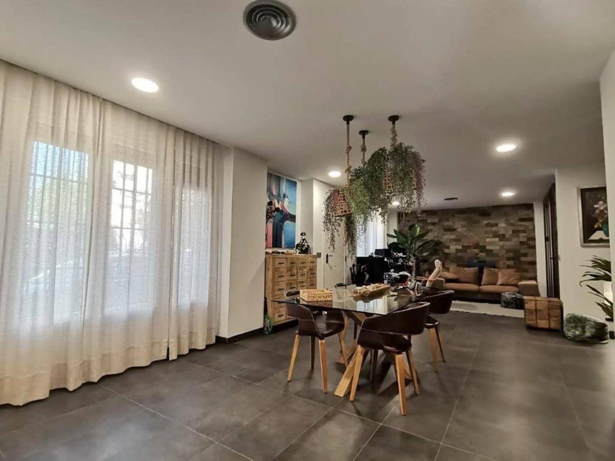 2 soveværelse Lejlighed til salg i Malaga by med garage - € 625.700 (Ref: 9511378)