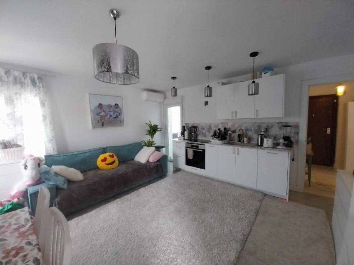 2 makuuhuone Asunto myytävänä paikassa San Luis de Sabinillas mukana uima-altaan - 239 000 € (Ref: 9523581)