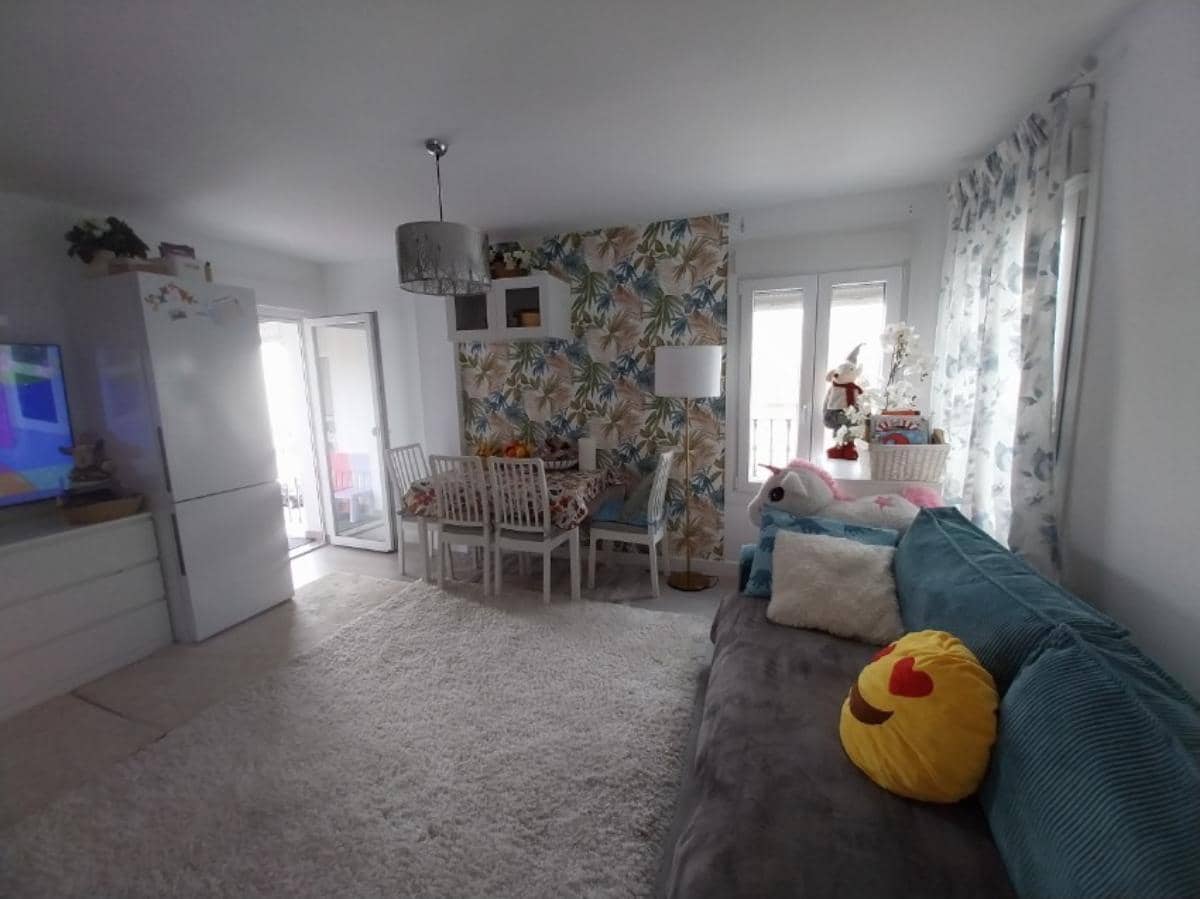 2 makuuhuone Asunto myytävänä paikassa San Luis de Sabinillas mukana uima-altaan - 239 000 € (Ref: 9523581)