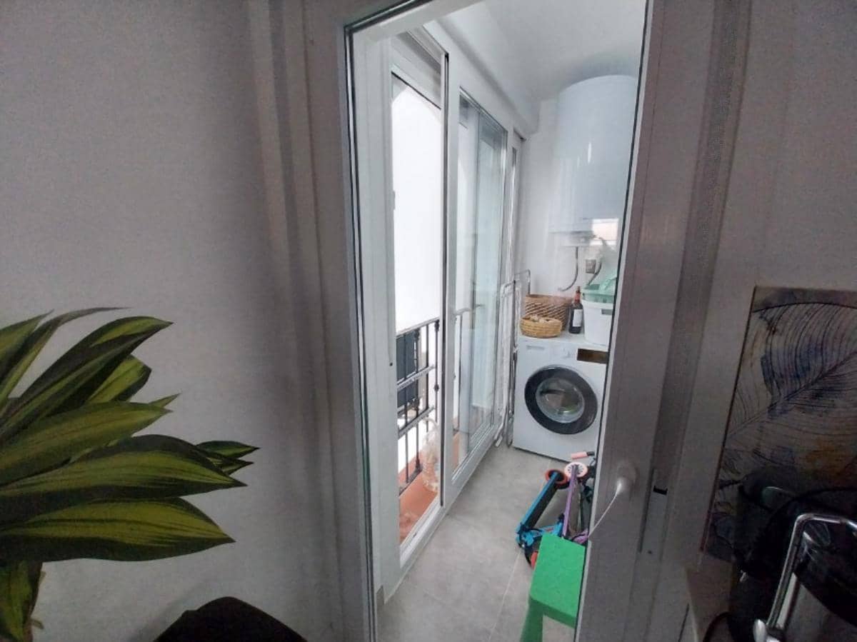 2 Zimmer Wohnung zu verkaufen in San Luis de Sabinillas mit Pool - 239.000 € (Ref: 9523581)