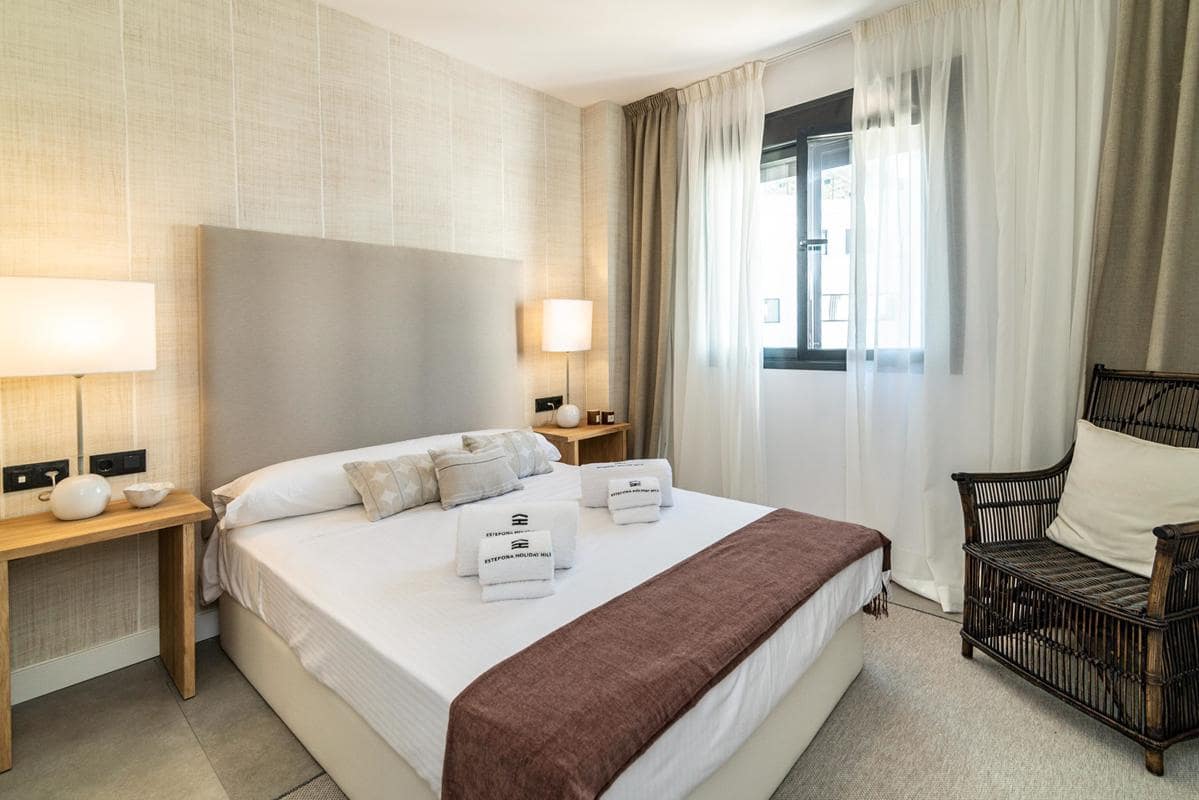 3 sovrum Lägenhet till salu i Estepona med pool garage - 847 000 € (Ref: 9523582)