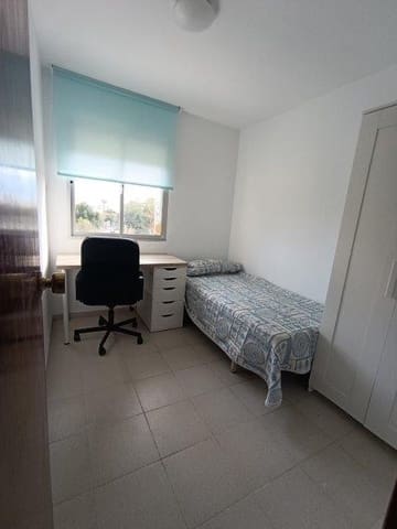 3 soveværelse Lejlighed til leje i Huelin, Málaga by - € 1.150 (Ref: 9523585)