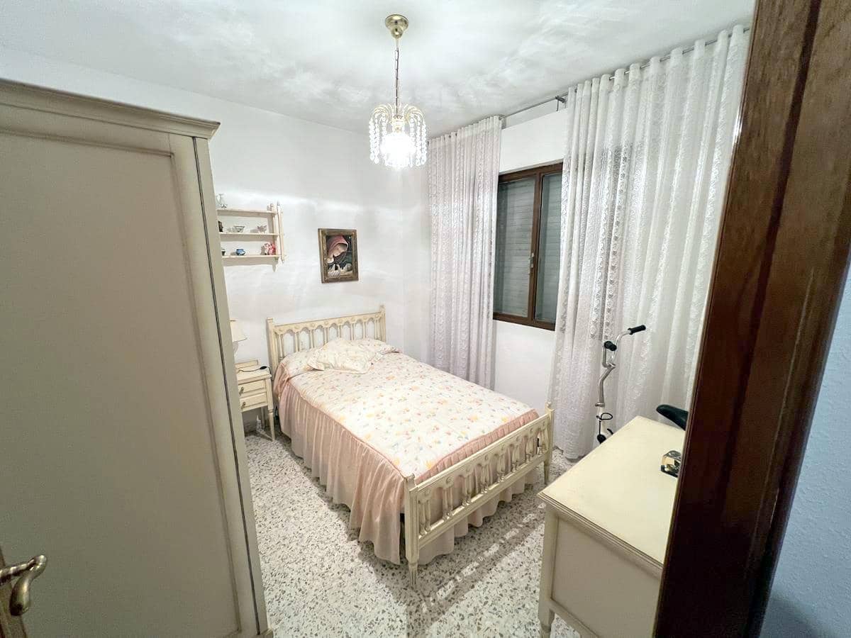 4 Zimmer Wohnung zu verkaufen in Malaga Stadt - 382.000 € (Ref: 9523586)