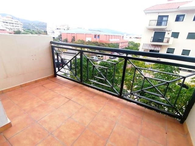 3 slaapkamer Flat te huur in Estepona met zwembad - € 1.500 (Ref: 9532620)