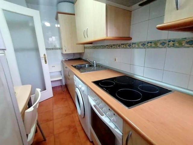 3 slaapkamer Flat te huur in Estepona met zwembad - € 1.500 (Ref: 9532620)