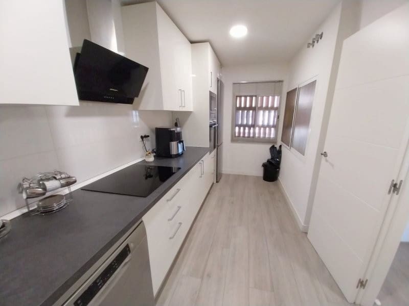 3 bedroom Flat for rent in San Luis de Sabinillas with pool garage - € 1,550 (Ref: 9532621)