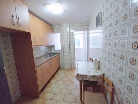 3 chambre Appartement à vendre à Centro, Estepona - 300 000 € (Ref: 9532622)