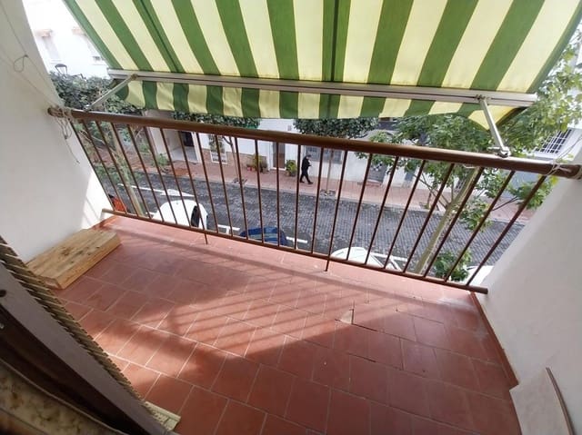 3 chambre Appartement à vendre à Centro, Estepona - 300 000 € (Ref: 9532622)