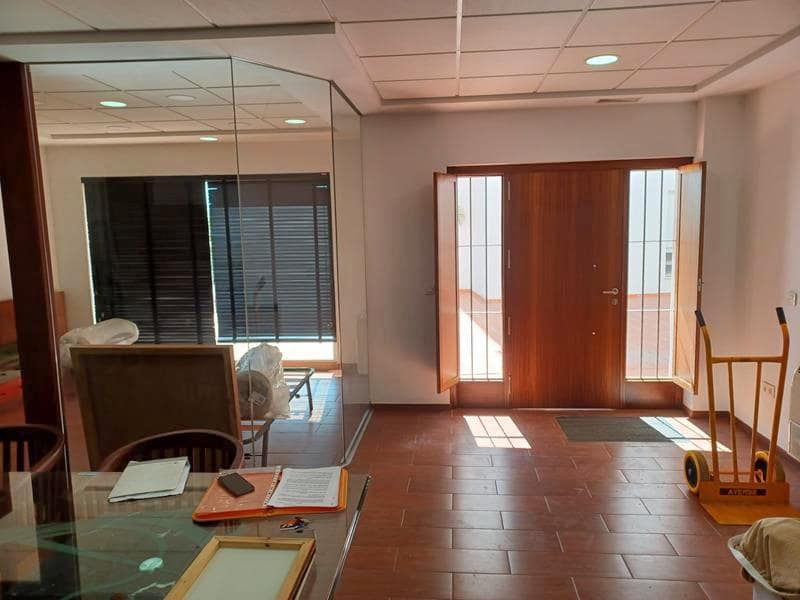 Local Comercial de 2 habitaciones en Estepona en venta con piscina - 212.100 € (Ref: 9532816)