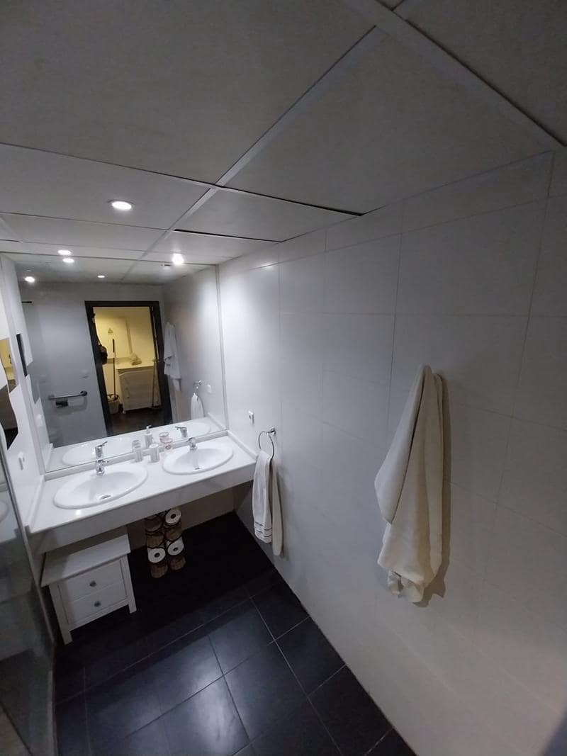 Local Comercial de 2 habitaciones en Estepona en venta con piscina - 212.100 € (Ref: 9532816)