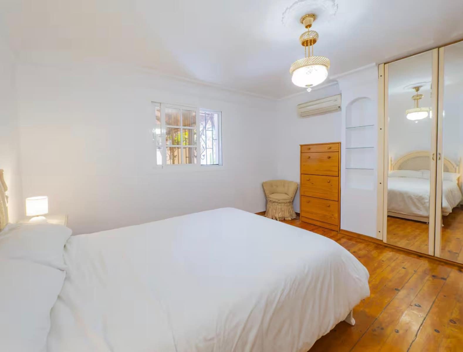 4 Zimmer Villa zu vermieten in Alhaurin de la Torre mit Pool Garage - 4.700 € (Ref: 9534360)