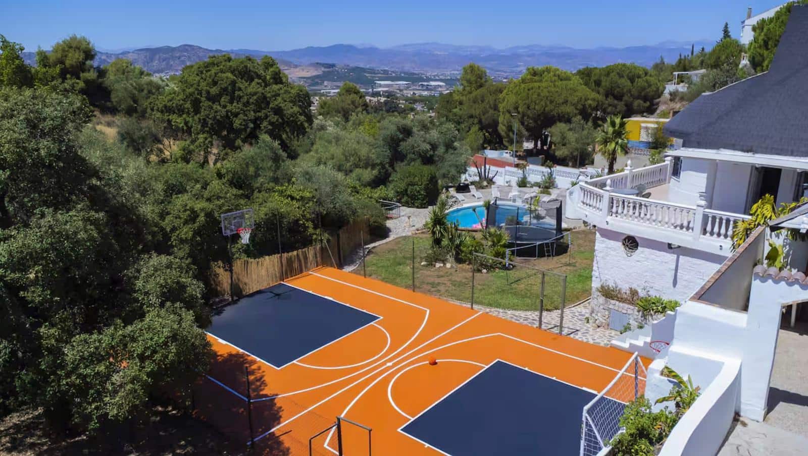 4 Zimmer Villa zu vermieten in Alhaurin de la Torre mit Pool Garage - 4.700 € (Ref: 9534360)