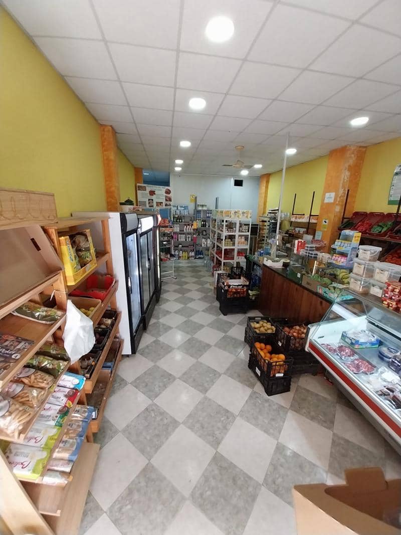 Komercyjne na sprzedaż w Estepona - 400 000 € (Ref: 9535256)