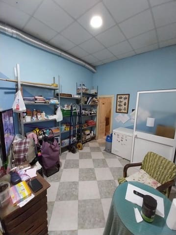 Komercyjne na sprzedaż w Centro, Estepona - 400 000 € (Ref: 9535256)