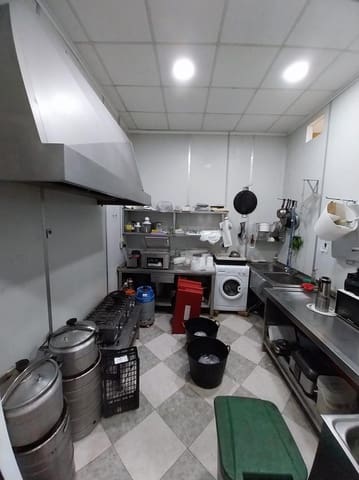 Local Commercial à vendre à Centro, Estepona - 390 000 € (Ref: 9535256)