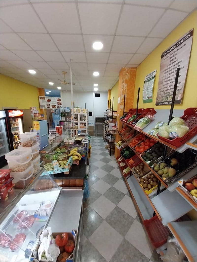 Kommersiell till salu i Estepona - 390 000 € (Ref: 9535256)