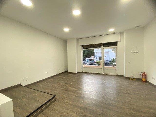 Comercial para arrendar em Malaga cidade - 1 000 € (Ref: 9535257)