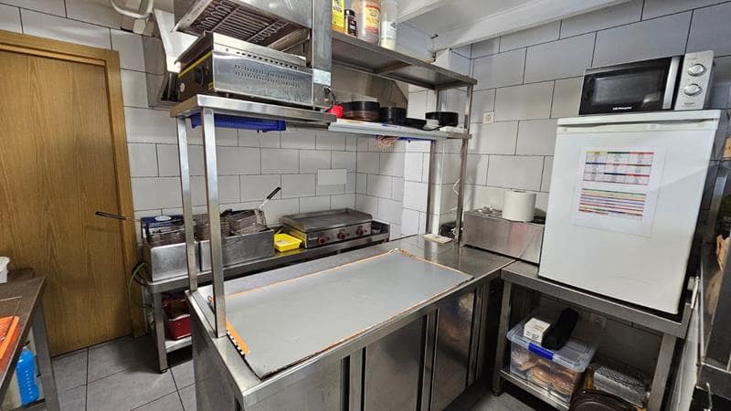 Commerciale in vendita in Estepona - 297.000 € (Rif: 9542475)