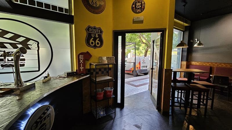 Commerciale in vendita in Estepona - 297.000 € (Rif: 9542475)