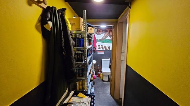 Commerciale in vendita in Estepona - 297.000 € (Rif: 9542475)