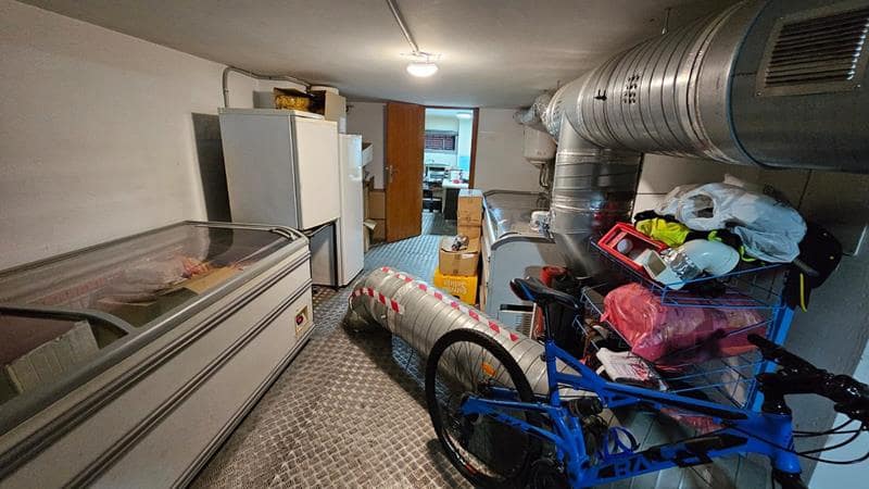 Commerciale in vendita in Estepona - 297.000 € (Rif: 9542475)