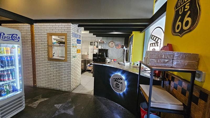 Commerciale in vendita in Estepona - 297.000 € (Rif: 9542475)