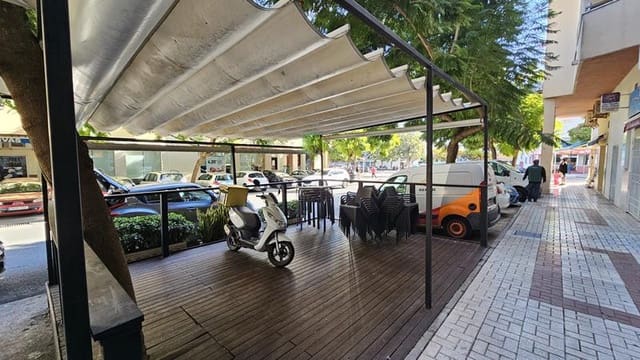 Commerciale in vendita in Estepona - 297.000 € (Rif: 9542475)