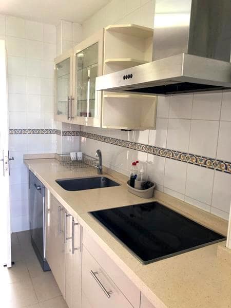 3 sovrum Lägenhet att hyra i Estepona med pool - 2 200 € (Ref: 9565501)