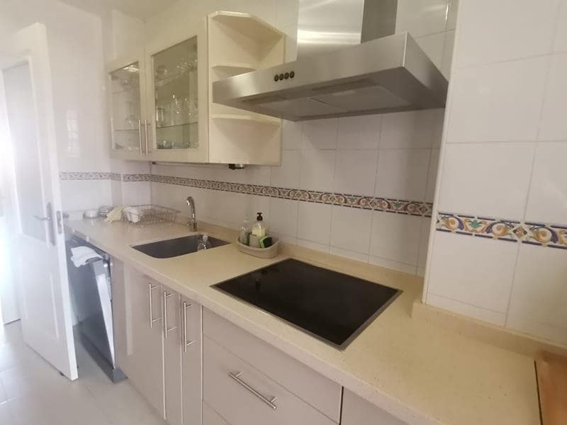 3 sovrum Lägenhet att hyra i Estepona med pool - 2 200 € (Ref: 9565501)