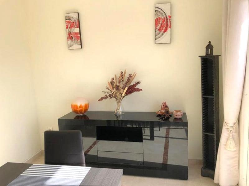 3 sovrum Lägenhet att hyra i Estepona med pool - 2 200 € (Ref: 9565501)