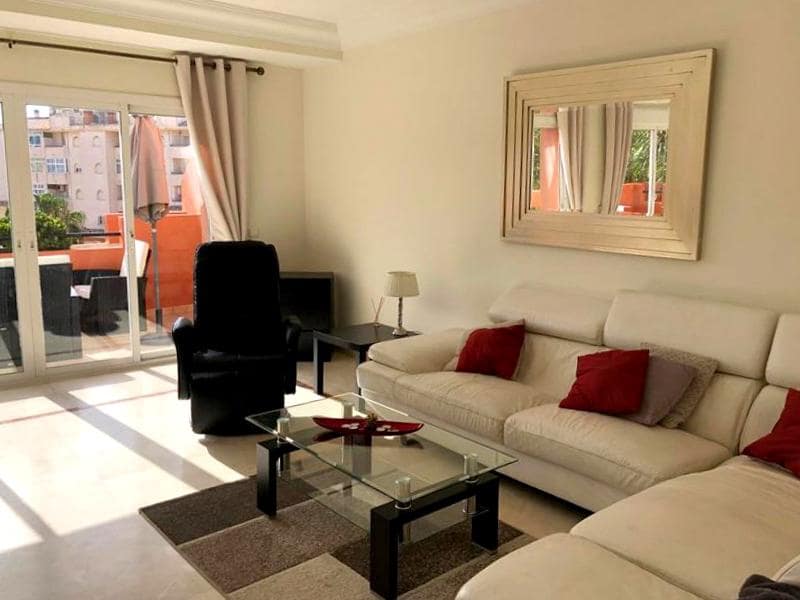 3 sovrum Lägenhet att hyra i Estepona med pool - 2 200 € (Ref: 9565501)