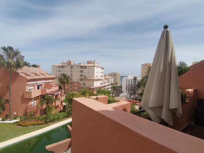 3 sovrum Lägenhet att hyra i Estepona med pool - 2 200 € (Ref: 9565501)