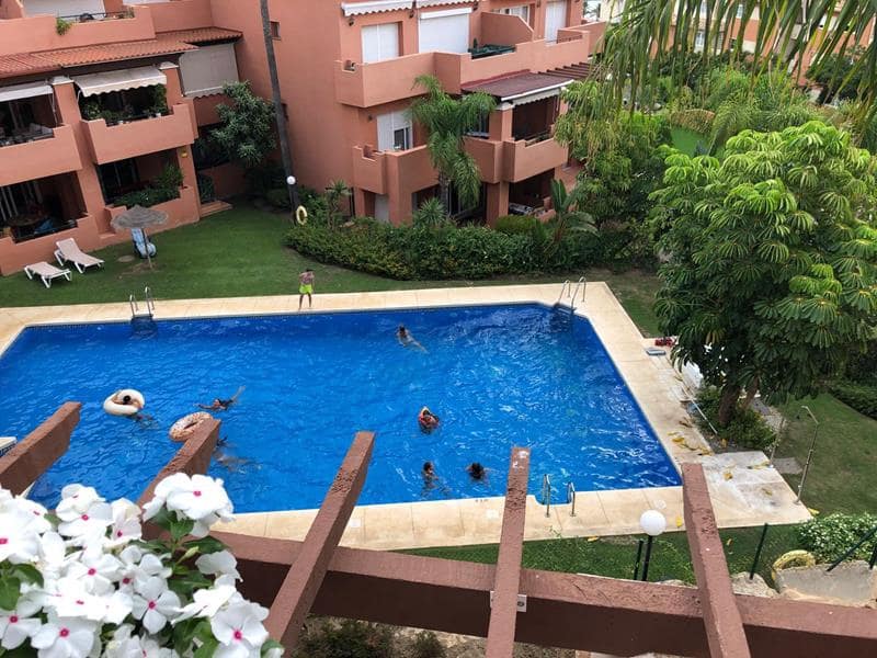 3 sovrum Lägenhet att hyra i Estepona med pool - 2 200 € (Ref: 9565501)