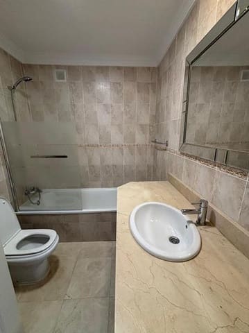 3 bedroom Flat for rent in Estepona with pool - € 1,900 (Ref: 9565501)