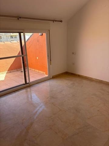 3 bedroom Flat for rent in Estepona with pool - € 1,900 (Ref: 9565501)
