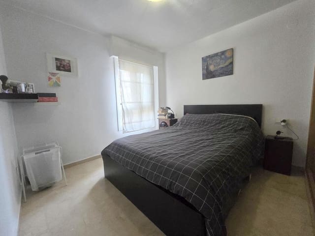 3 slaapkamer Flat te huur in Málaga stad met zwembad garage - € 1.400 (Ref: 9565502)