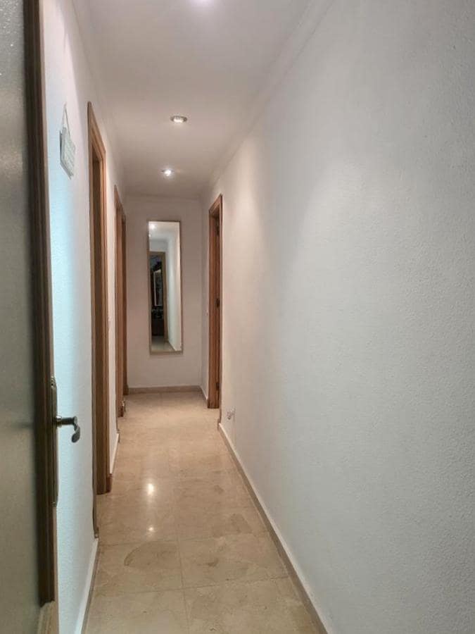 3 quarto Apartamento para arrendar em Malaga cidade com piscina garagem - 1 400 € (Ref: 9565502)