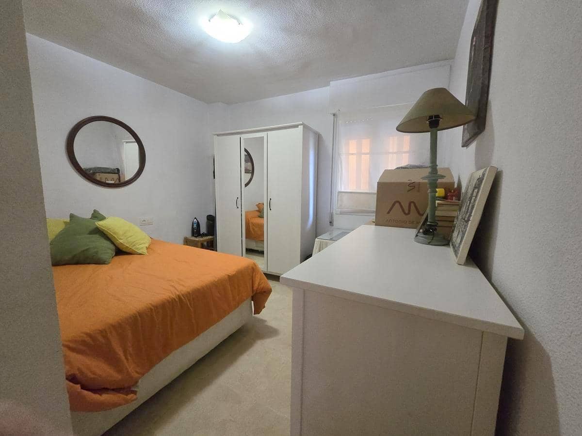 3 quarto Apartamento para arrendar em Malaga cidade com piscina garagem - 1 400 € (Ref: 9565502)