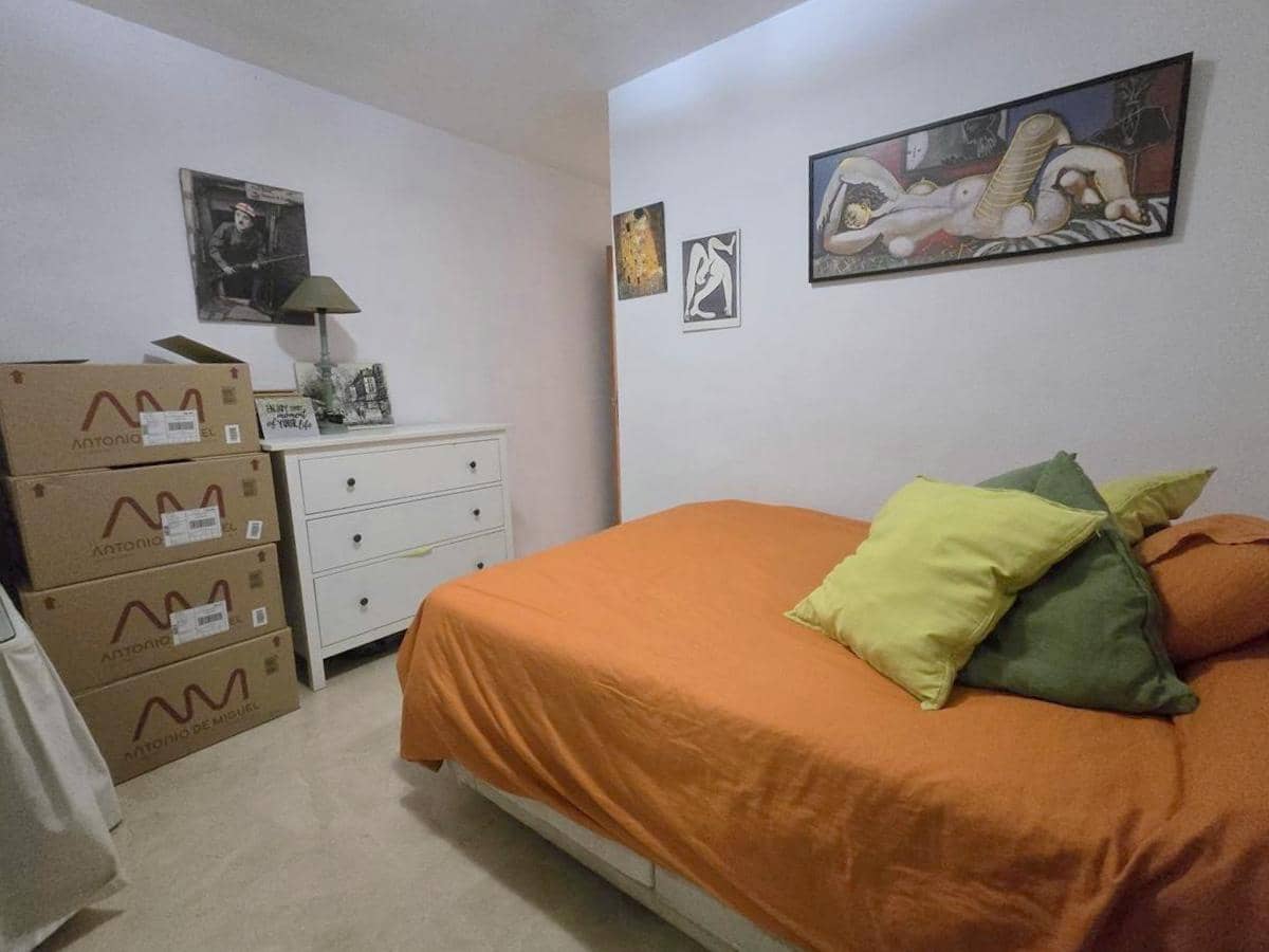 3 quarto Apartamento para arrendar em Malaga cidade com piscina garagem - 1 400 € (Ref: 9565502)
