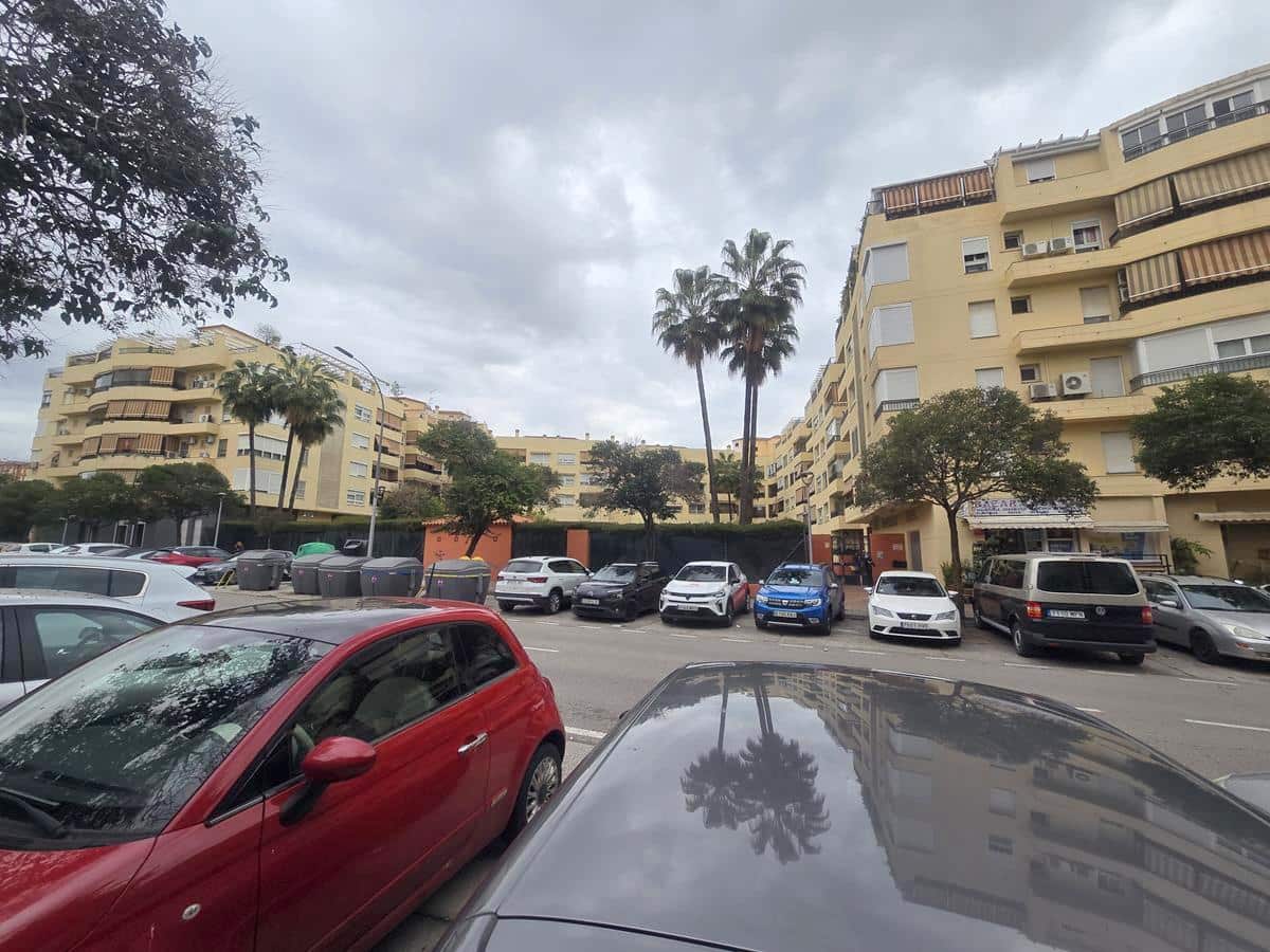 3 quarto Apartamento para arrendar em Malaga cidade com piscina garagem - 1 400 € (Ref: 9565502)