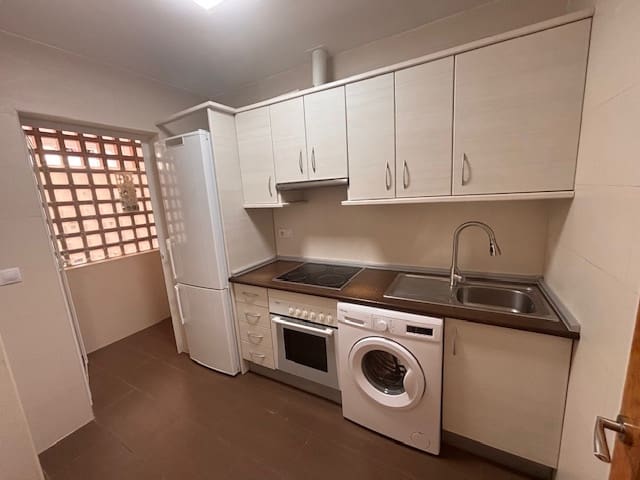 2 sypialnia Mieszkanie do wynajęcia w San Luis de Sabinillas z basenem garażem - 850 € (Ref: 9574894)