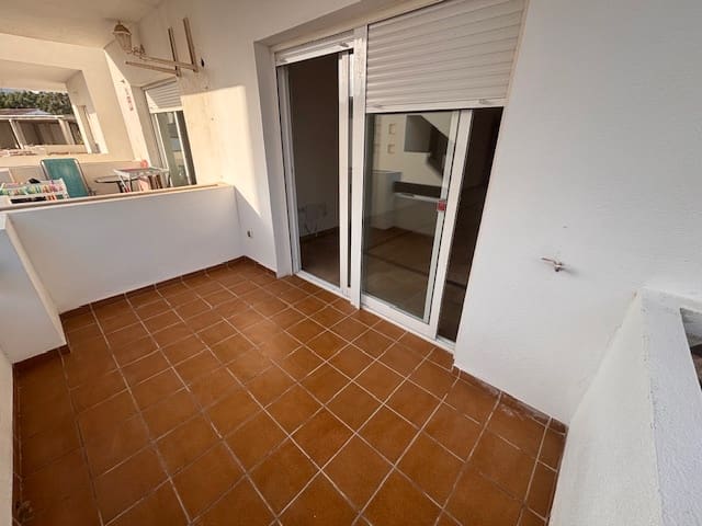 2 sypialnia Mieszkanie do wynajęcia w San Luis de Sabinillas, Manilva z basenem garażem - 850 € (Ref: 9574894)