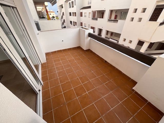 2 sypialnia Mieszkanie do wynajęcia w San Luis de Sabinillas z basenem garażem - 850 € (Ref: 9574894)