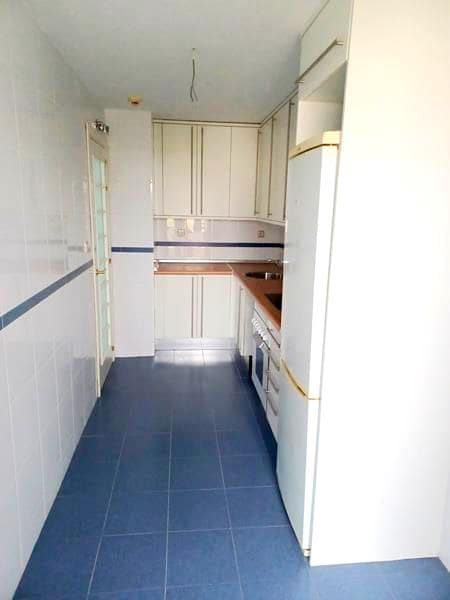 2 soverom Penthouse til leie i Estepona med svømmebasseng garasje - € 1 850 (Ref: 9580024)