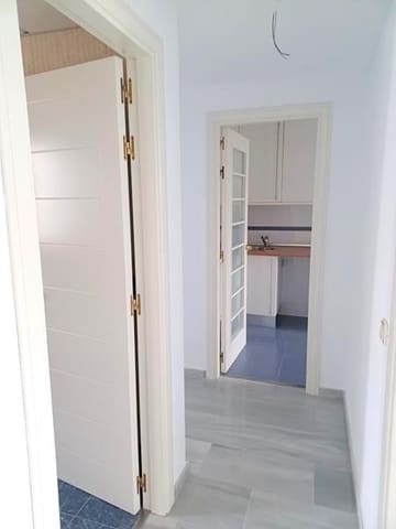 2 soverom Penthouse til leie i Puerto de Estepona, Estepona med svømmebasseng garasje - € 1 850 (Ref: 9580024)