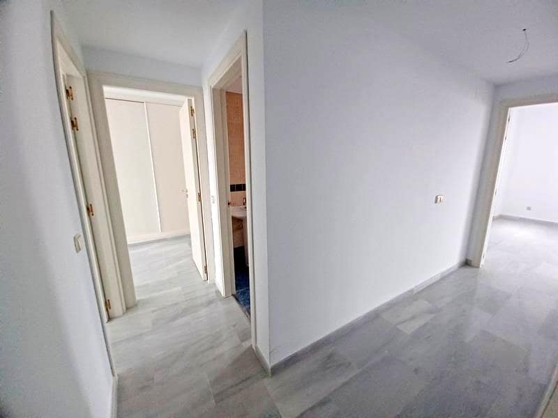 2 soverom Penthouse til leie i Estepona med svømmebasseng garasje - € 1 850 (Ref: 9580024)