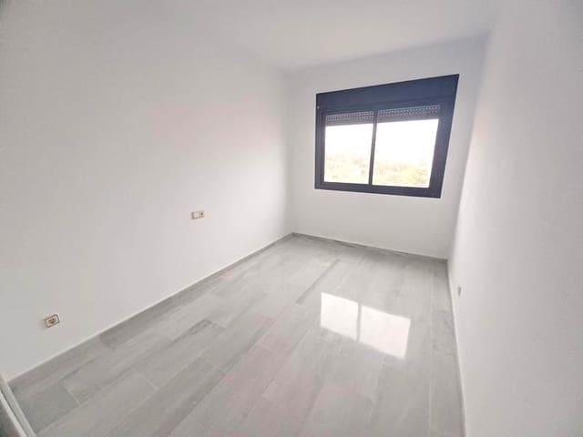 2 soverom Penthouse til leie i Puerto de Estepona, Estepona med svømmebasseng garasje - € 1 850 (Ref: 9580024)